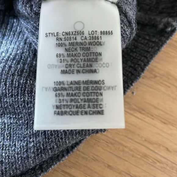 Elie Tahari 100% Merino Wool Long Sleeve Sweater Size Large - Picture 7 of 12